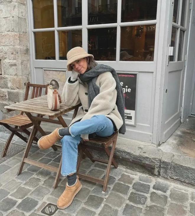 双鞋”才是今年最流行的穿搭时髦又好看！AG旗舰厅·(中国)国际厅“牛仔裤＋这(图10)