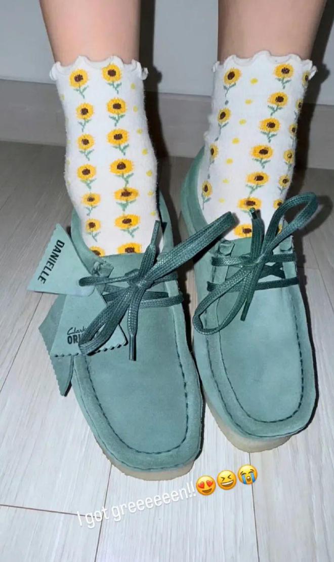 出圈！Rihanna、NewJeans联名款释出AG旗舰厅网站首页Lisa、王嘉尔加持LV潮鞋(图8)