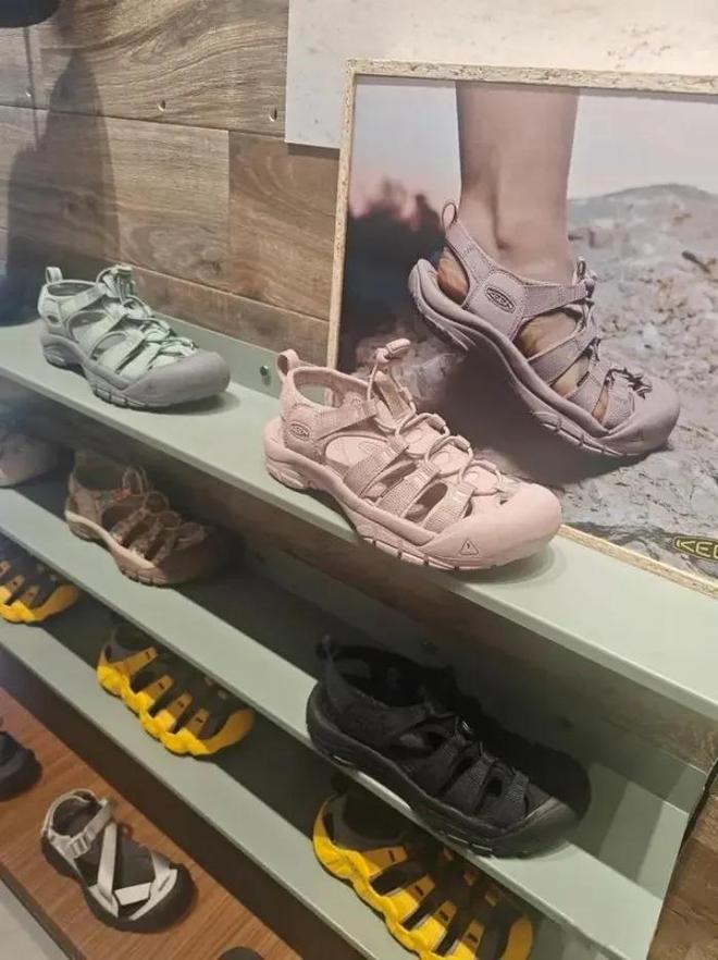 件套被一双“臭鞋”抢了风头ag旗舰厅注册中国中产三(图8)